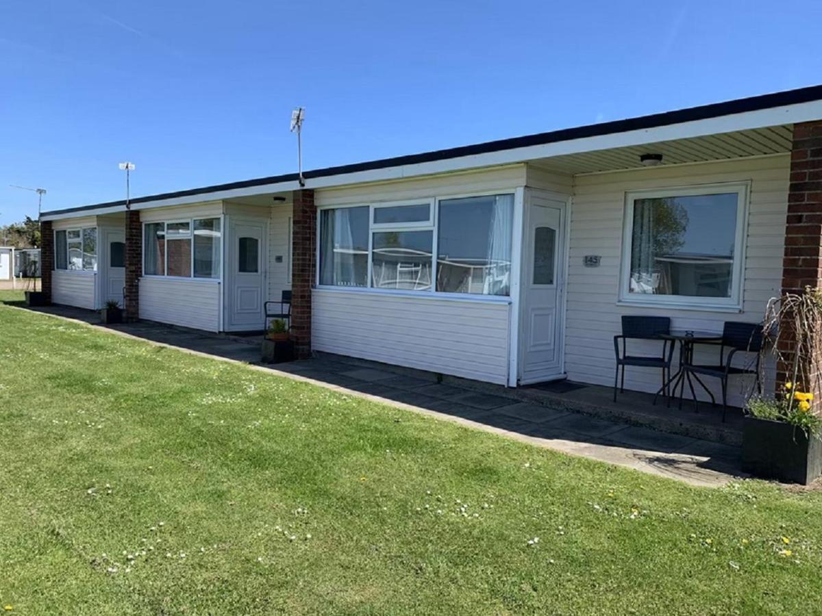 Sunbeach Chalets Great Yarmouth Bagian luar foto